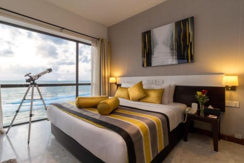Colombo 04 Hotel | Oceanfront Bliss at The Ocean Colombo - 4 Star Escape