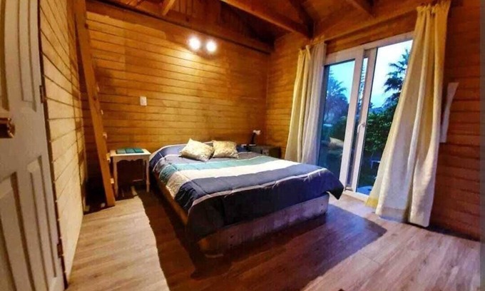 El Quisco Bed & Breakfast | Budget-Friendly Stay at The Ocean Hostel with Breakfast & Kitchen