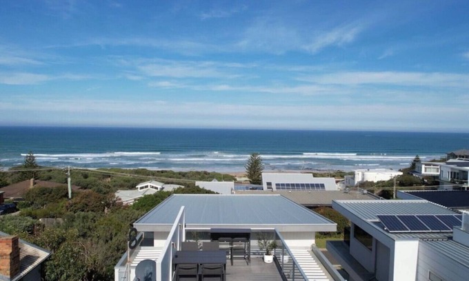 Ocean Grove House | Experience The Ocean View: Guest Rated 9.6 with Spa & Pool