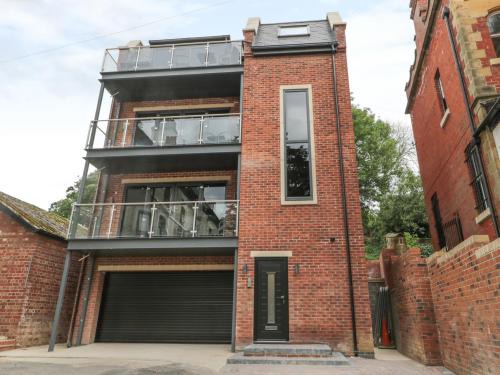 Whitby Apartment | Exceptional Stay at The Office Gardens, Apartment 2