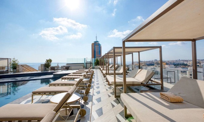 Paceville Apartment | The Official Mercury Suites: APT w/access to Pool