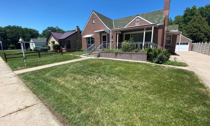 Ogallala House | Discover The Ogallala Brickhouse: Pet & Child Friendly Stay!