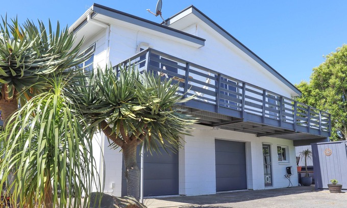 Ohope House | Discover Ōhope Beach Hideaway: Oceanfront Retreat Awaits