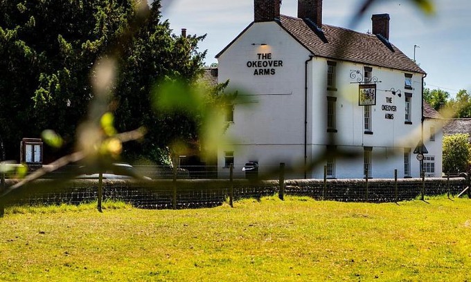 Ashbourne Bed & Breakfast | Discover Pet-Friendly Comfort at The Okeover Arms