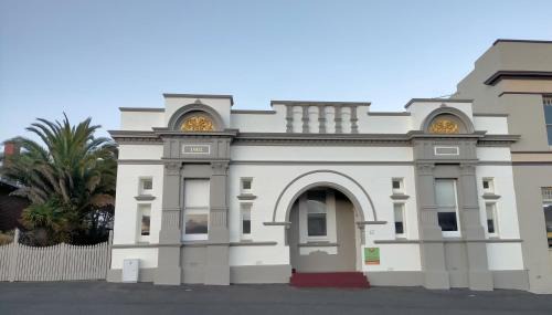 Stanley House | Relax at The Old Bank Stanley with a Welcoming Hot Tub