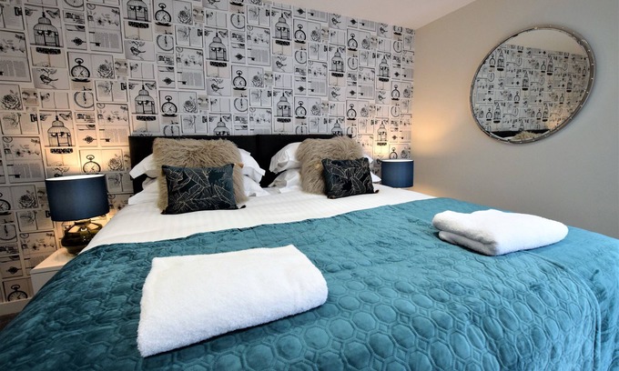 Brislington Apartment | Stylish Stay at The Old Bank - Family Friendly with Kitchen