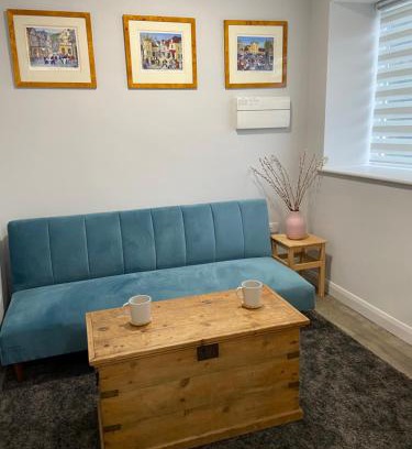 Overton Apartment | Cozy One Bedroom Apartment at The Old Barn in Overton