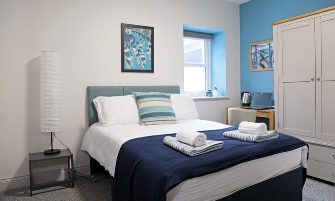 Norwich House | Spacious Old Bike Shop: Perfect for Large Group Getaways