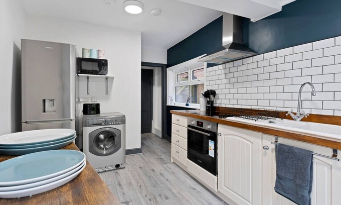 Uttoxeter House | The Old Brewery: Central Cottage
