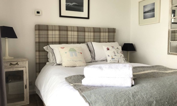 Appledore Apartment | Cozy Stay at The Old Brewhouse No1 - Perfect for 3 Guests