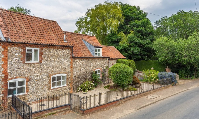 Docking Cottage | Cozy Retreat at The Old Butcher's Shop, Docking Norfolk