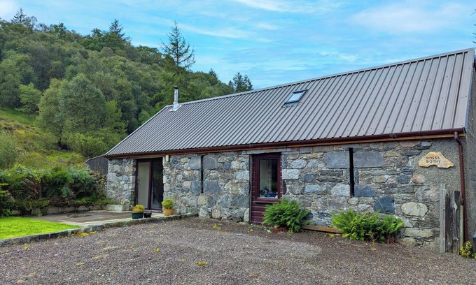 West Laroch Cottage | Perfect Retreat at Dallachulish Lodge by Loch Creran