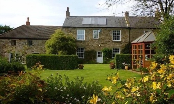 Hexham Cottage | Pet-Friendly Old Byre Cottage with 10/10 Guest Rating