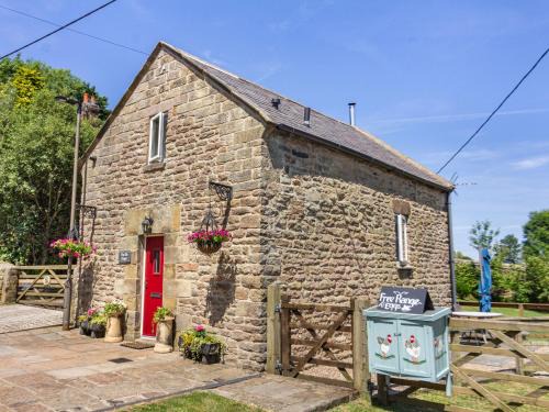 Crich House | Experience The Old Chapel: 5-Star, Family-Friendly Stay