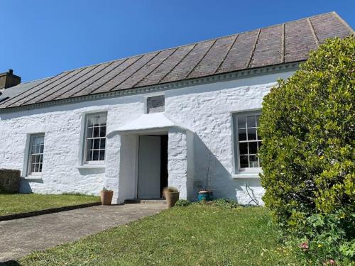 St Brides House | Discover The Old Chapel: Family-Friendly Retreat with Top Reviews