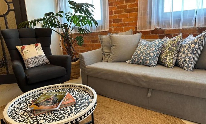 Canowindra House | Unforgettable Stay at The Old Chocolate Shop - 9.5/10 Rating