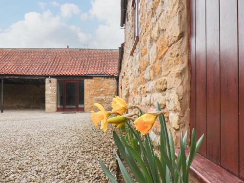 Thornton Dale House | Experience Comfort at The Old Coach House - Family Friendly!