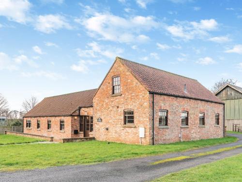 York House | Explore Family-Friendly Stays at The Old Combine Shed