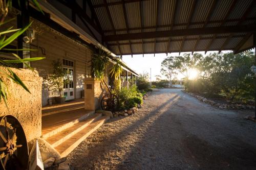 Dalwallinu Bed & Breakfast | Welcoming Stay at The Old Convent Dalwallinu with Pool Access