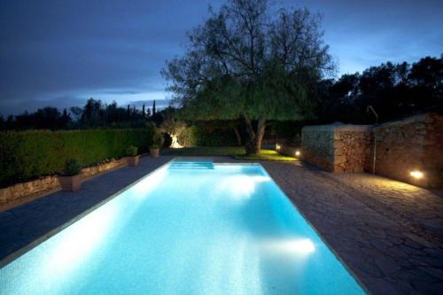 Sencelles Villa | Discover The Old Cottage with Pool & Family-Friendly Fun