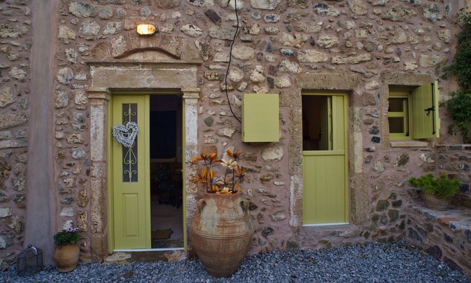 Palekastro Cottage | Cozy Retreat at The Old Cretan Cottage for Families