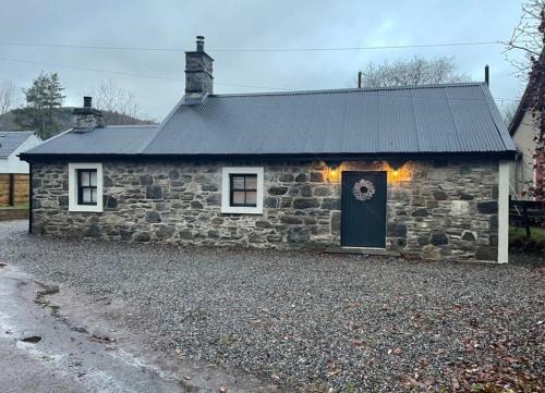 Fort Augustus House | Highly Rated The Old Croft - Ideal for Family Getaways