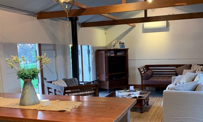 Baerami Cottage | The Old Dairy at Baerami - A relaxing rural retreat in every sense of the word!
