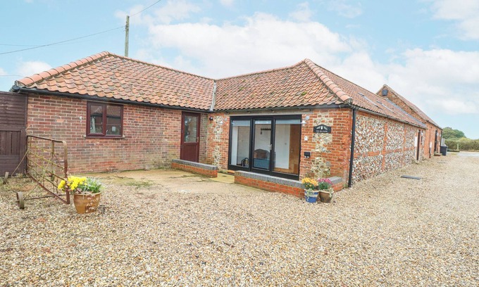Stanfield Cottage | THE OLD DAIRY, pet friendly, character holiday cottage in Brisley