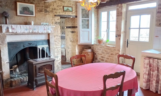 Le Cercueil House | Experience The Old Grocer's Shop: Pet-Friendly Retreat