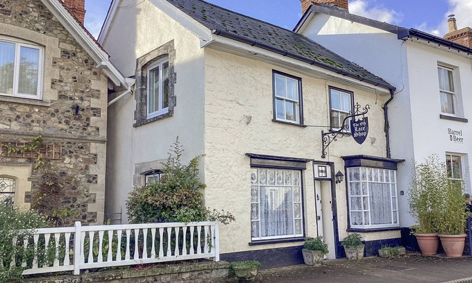 Beer Cottage | Family-Friendly Getaway at The Old Lace Shop in Beer