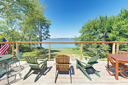 Lamoine Beach House | Inviting Retreat at The Old Man's Lookout - Family Friendly