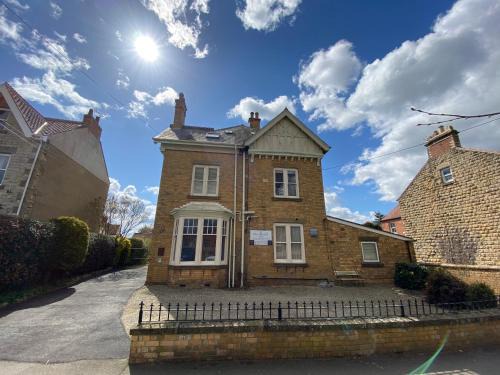 Pickering Bed & Breakfast | Discover The Old Manse Pickering: 4-Star Pet-Friendly Retreat