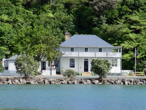 Mangonui Hotel | Elegant Stays at The Old Oak Boutique Hotel - 4 Star Comfort
