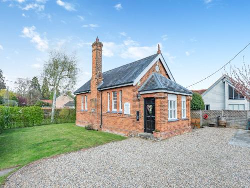 Quendon House | Discover The Old Parish Hall: Pet and Child Friendly Stay