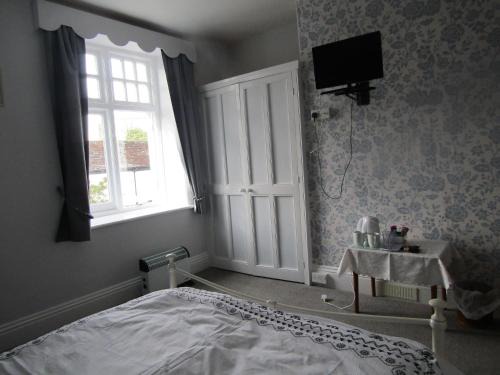Moretonhampstead Bed & Breakfast | Charming Getaway at The Old Post House: Pet & Child Friendly