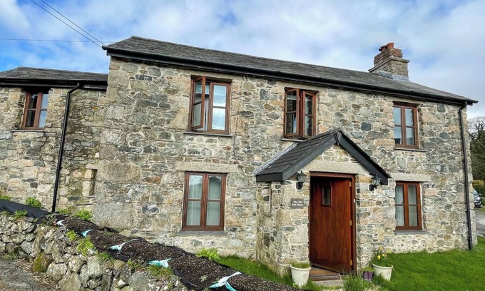 Peter Tavy Cottage | Historic Dartmoor Cottage with Pool & Pet-Friendly Charm