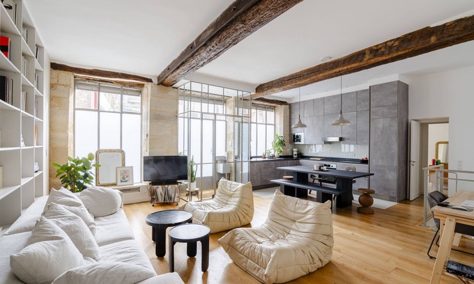 Quartier de la Salpetriere House | Relaxing Stay at The Old Printworks with Spa & Kitchen