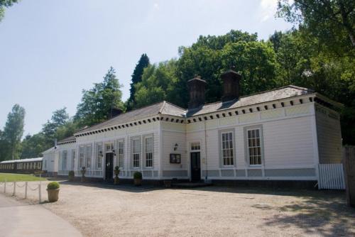 Petworth Bed & Breakfast | Discover The Old Railway Station with Oceanfront Splendor