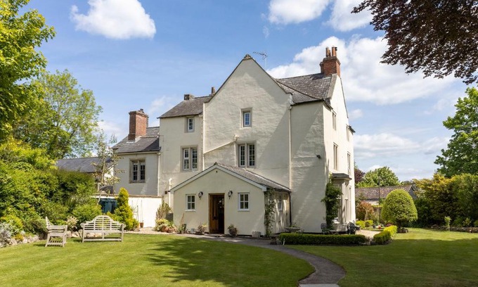 Chicklade Bed & Breakfast | Discover The Old Rectory Chicklade - Family Friendly Retreat