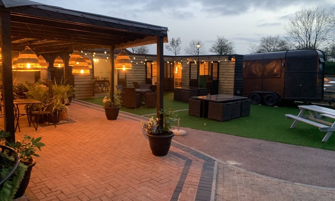 Horseheath Hotel | Discover The Old Red Lion Inn: Rated 9/10 with Dining & Family Perks