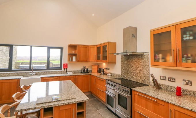 Totley Cottage | Discover The Old Robin Hood: Family Friendly Retreat Awaits