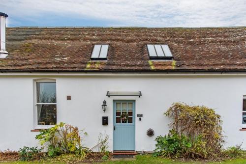 Waltham House | Pet-Friendly Retreat: The Old Schoolroom by Bloom Stays