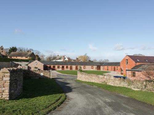 Alberbury House | Experience Comfort at The Old Sheep Shed - 5 Star Stay