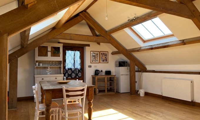 Burlawn Apartment | Discover The Old Stable Block - Flat 2: Guest Rated 8.3/10