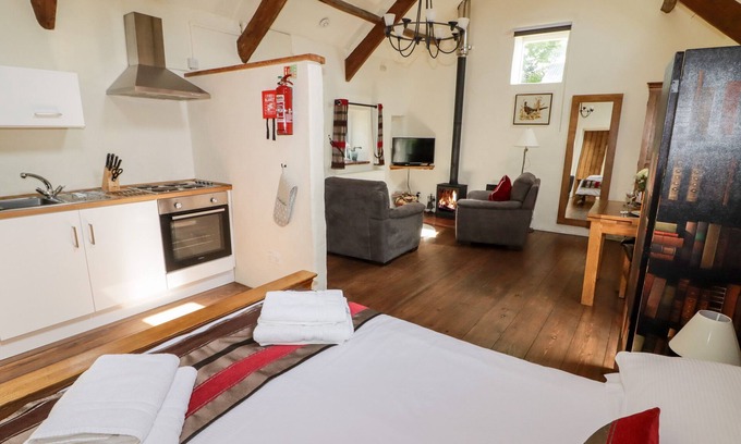 Haverfordwest Cottage | Guest Rated 10/10 at The Old Stable - Pet Friendly & Breakfast