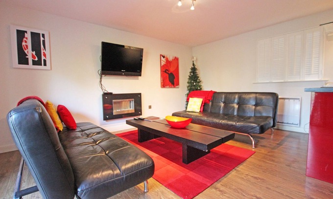 Denton Cottage | Discover The Old Stables: Woodland Cottage with Breakfast