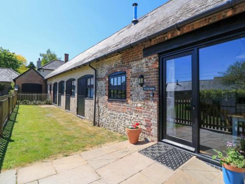 Blandford Forum House | Elegant Stays at The Old Stables - 5-Star Pet-Friendly Retreat