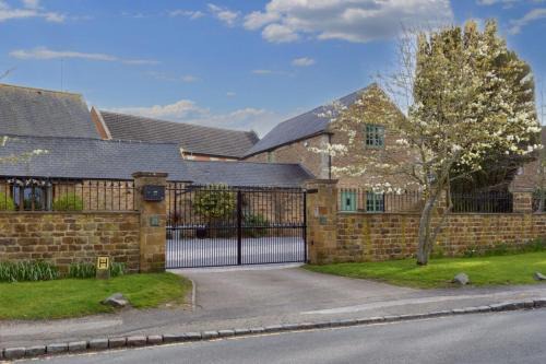 Moulton House | Experience Family-Friendly Comfort at The Old Stables