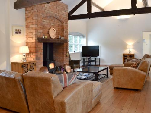 Sugnall House | Unforgettable Stays at The Old Stables - Guest Rated 9.8