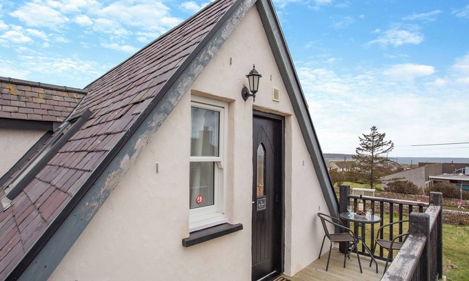 Canisbay Cottage | Cozy 1 Bedroom Retreat with Ocean Views in Canisbay